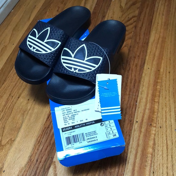 adidas trefoil slides